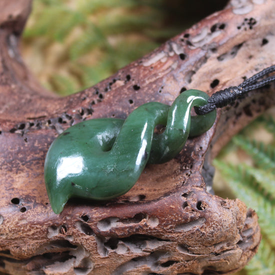 Twist or Pikorua carved from Hapopo Pounamu - NZ Greenstone
