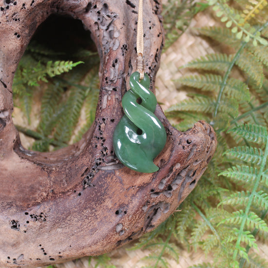Twist or Pikorua carved from Hapopo Pounamu - NZ Greenstone