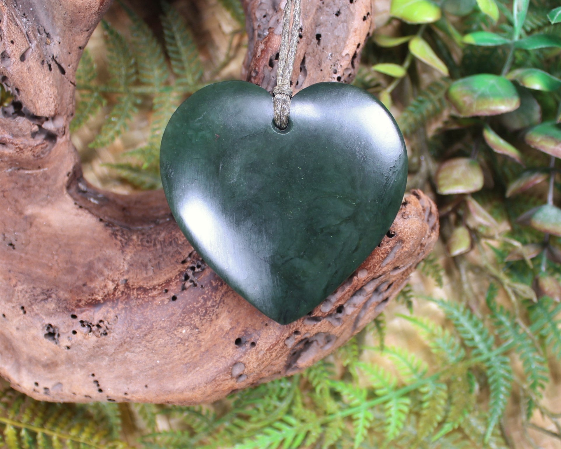 Heart carved from Kawakawa Pounamu - NZ Greenstone