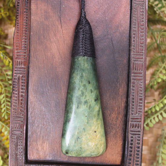 Flower Jade Pounamu Toki Pendant - NZ Greenstone