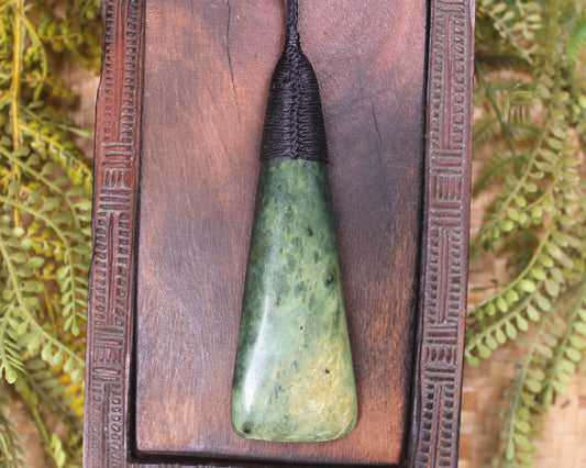 Flower Jade Pounamu Toki Pendant - NZ Greenstone