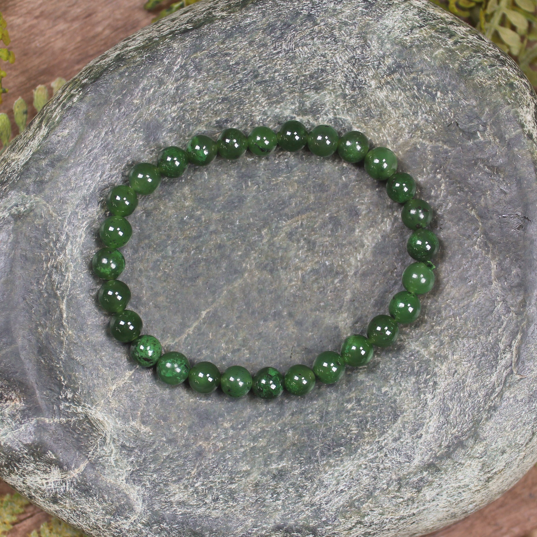 Kawakawa Pounamu beaded bracelet