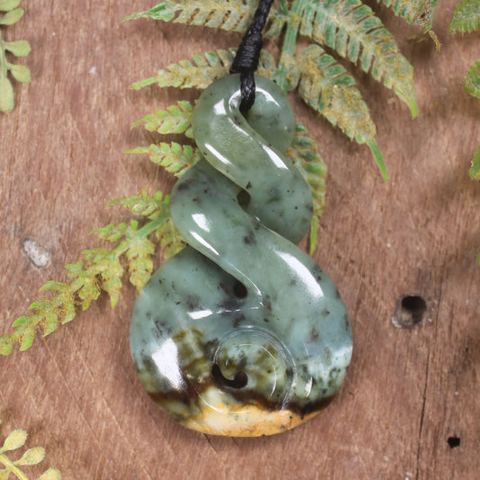 Twist or Pikorua carved from Flower Jade Pounamu - NZ Greenstone