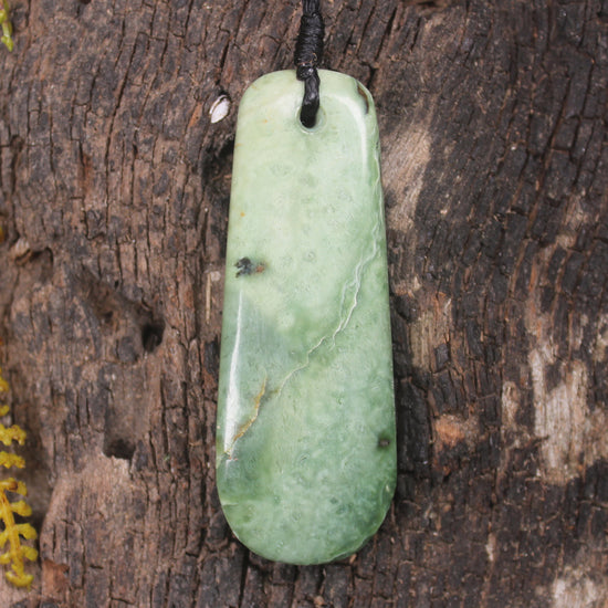 Kawakawa Pounamu Roimata Pendant - NZ Greenstone
