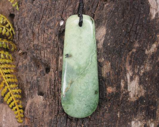 Kawakawa Pounamu Roimata Pendant - NZ Greenstone
