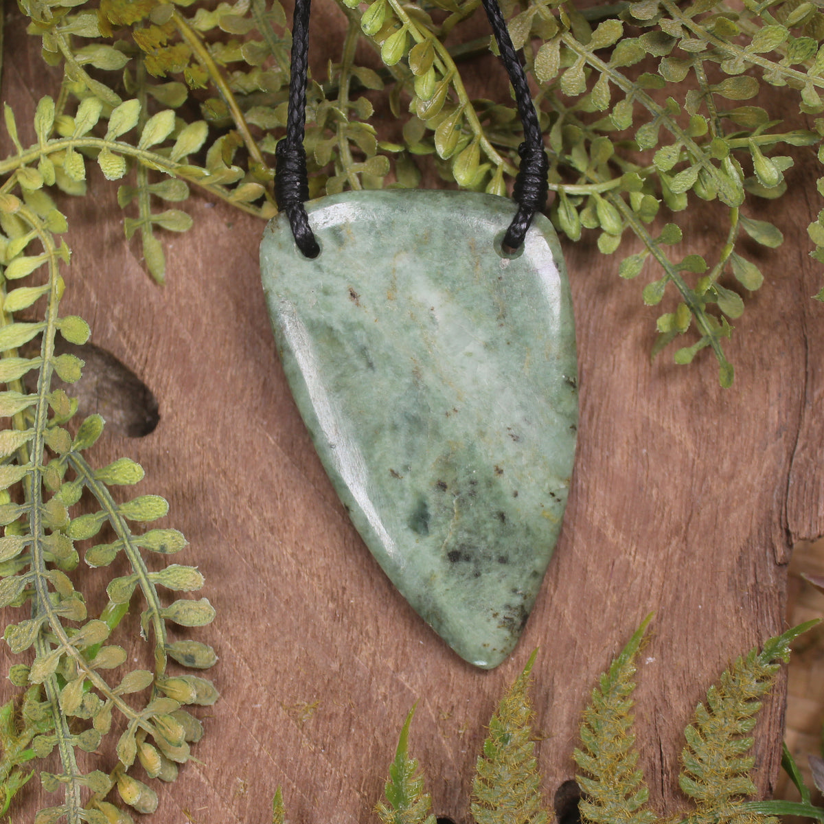 NZ Greenstone Niho Taniwha Tooth Pendant Auhunga Pounamu