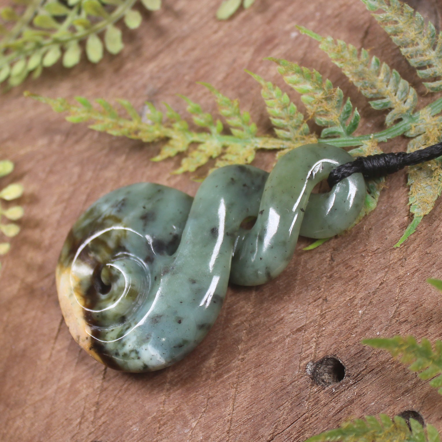 Twist or Pikorua carved from Flower Jade Pounamu - NZ Greenstone