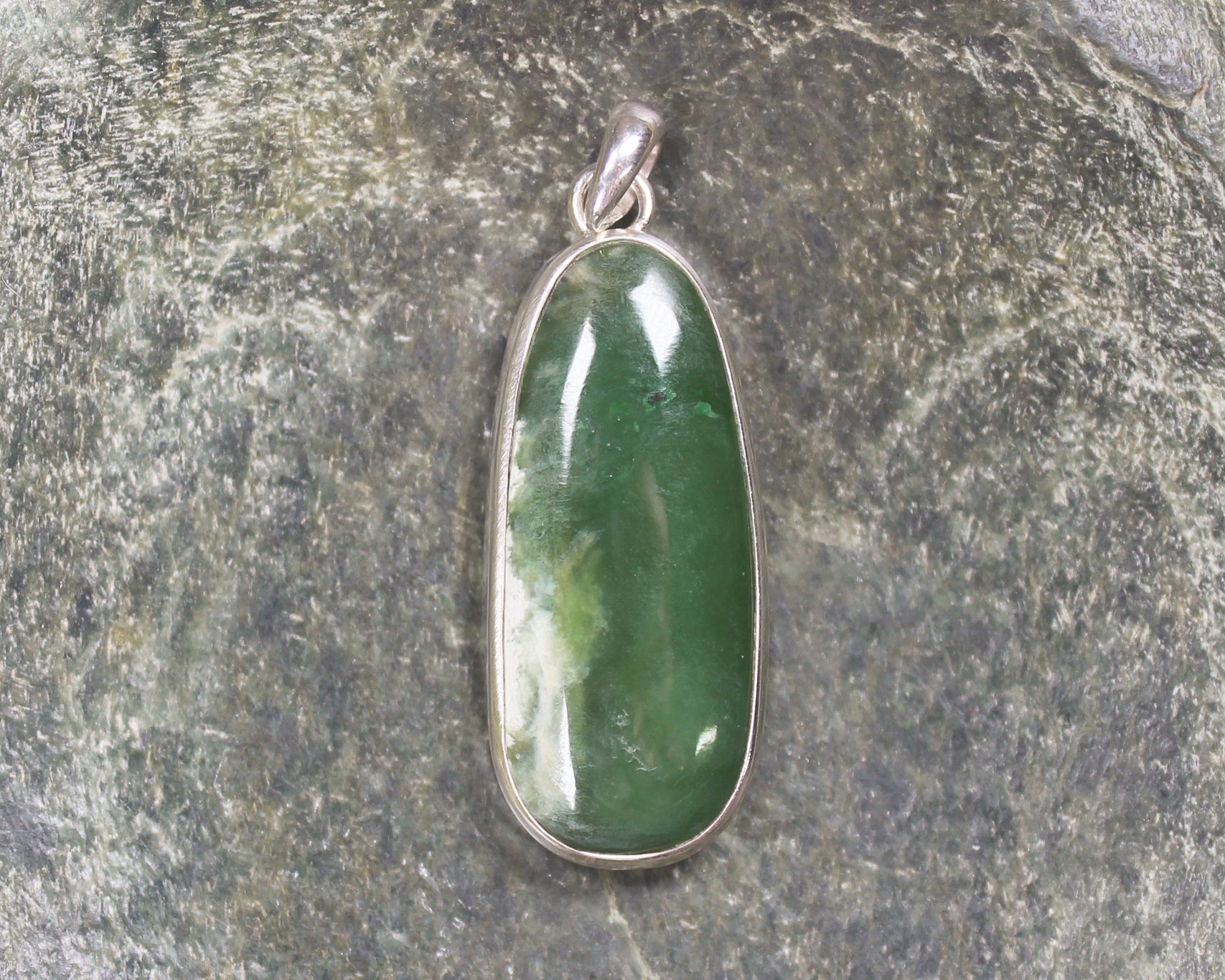 Hapopo Pounamu pendant set in Sterling Silver - NZ Greenstone