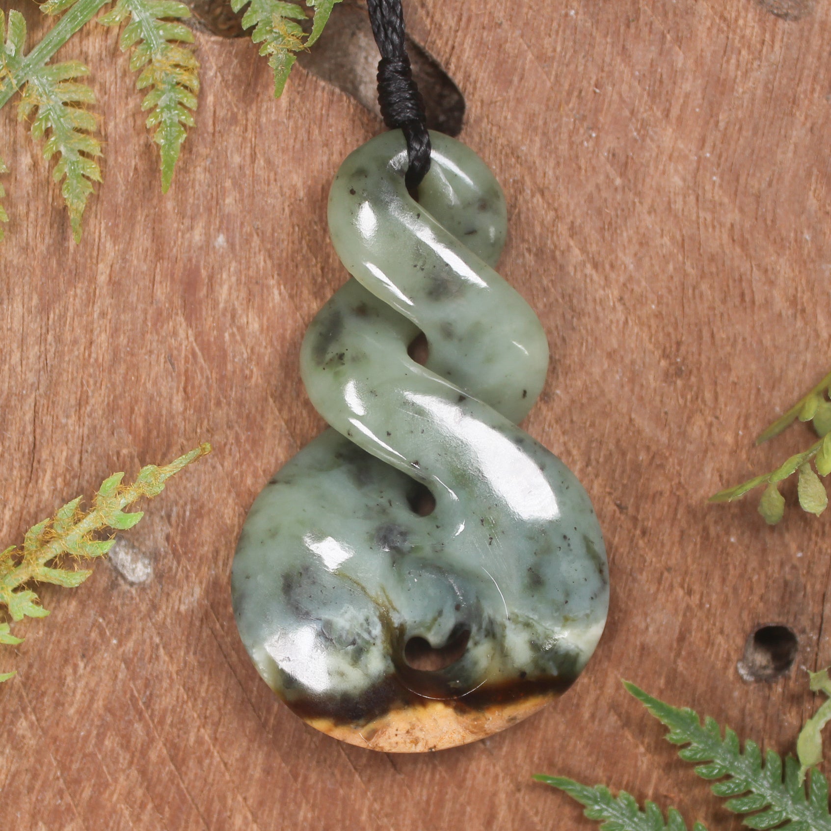 Twist or Pikorua carved from Flower Jade Pounamu - NZ Greenstone