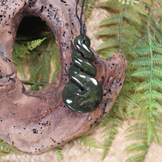 Twist or Pikorua carved from Rimu Pounamu - NZ Greenstone