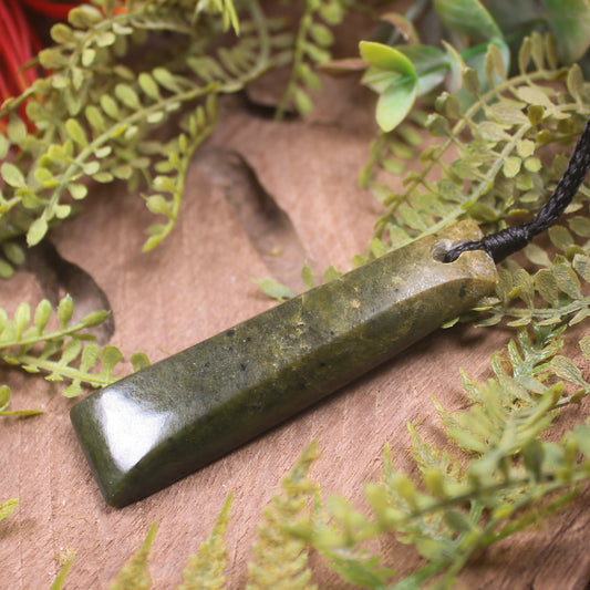 Flower Jade Pounamu Toki Pendant - NZ Greenstone