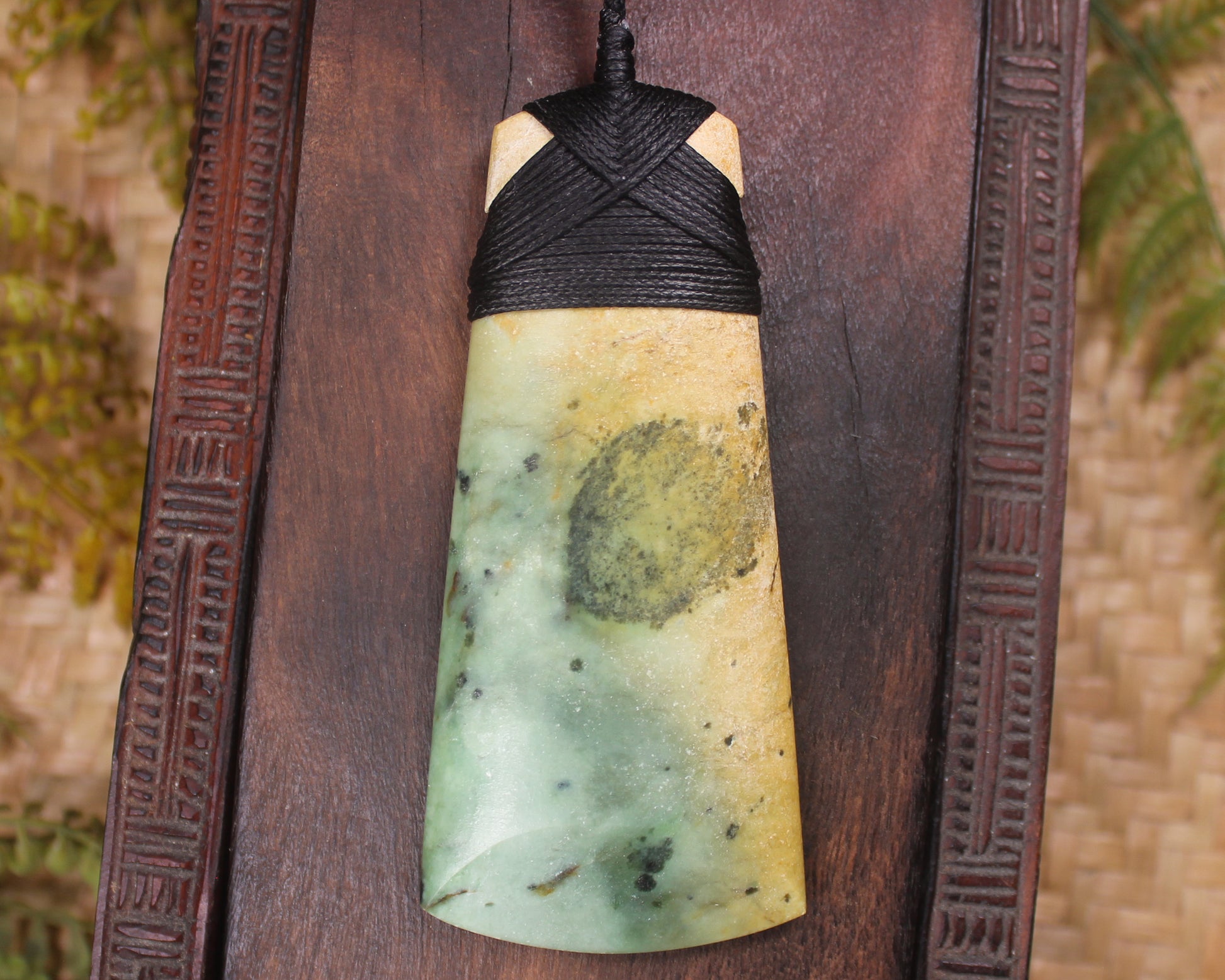 Flower Jade Pounamu Toki