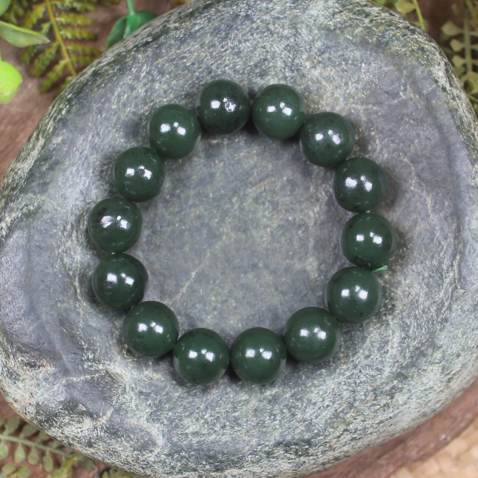 Kawakawa Pounamu beaded bracelet