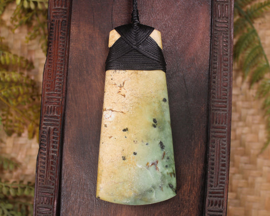 Flower Jade Pounamu Toki