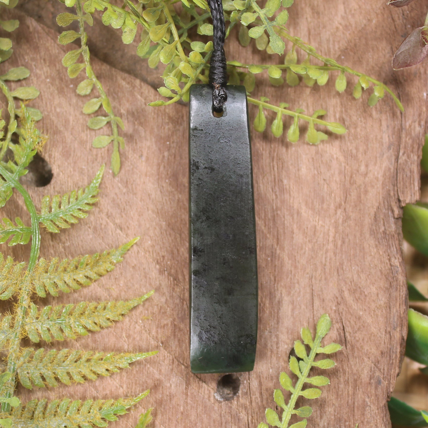 Rimu Pounamu Toki Pendant - NZ Greenstone