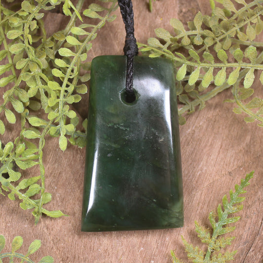 Kawakawa Pounamu Toki