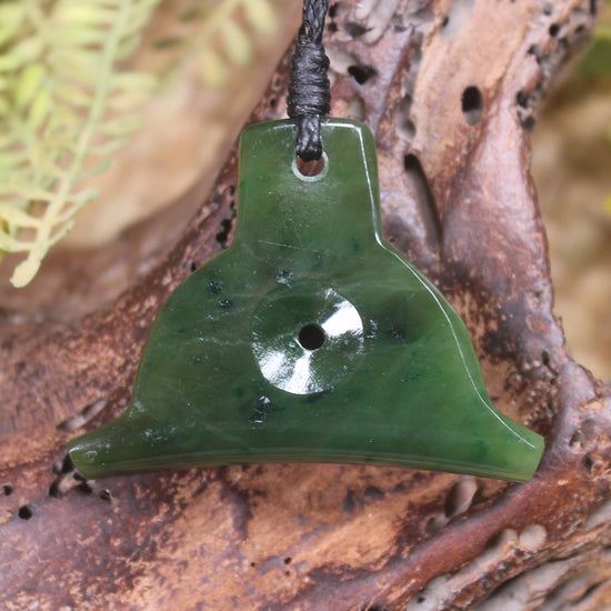Dog Whistle carved from Kawakawa Pounamu - NZ Greenstone