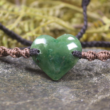Adjustable cord bracelet with Kawakawa Pounamu