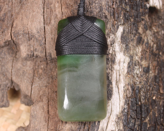 Hapopo Pounamu Toki - NZ Greenstone