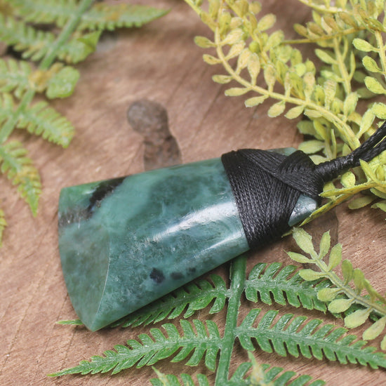 Inanga Pounamu Toki