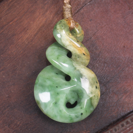 Twist or Pikorua carved from Hapopo Pounamu - NZ Greenstone