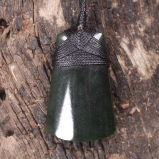 Kawakawa Pounamu Toki