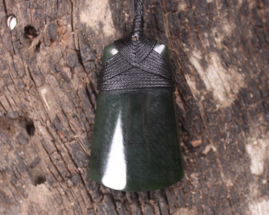 Kawakawa Pounamu Toki