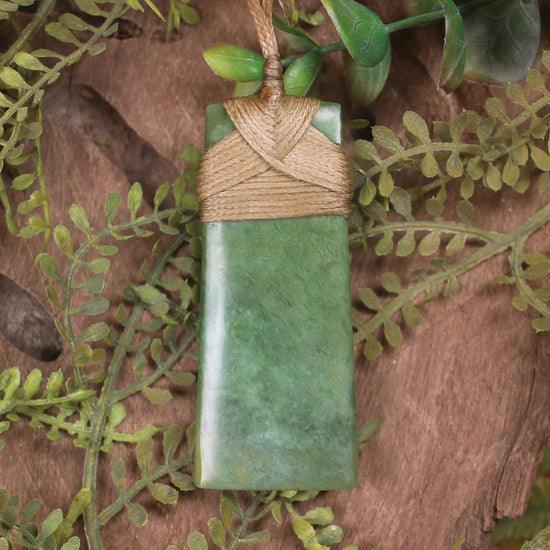 Flower Jade Pounamu Toki Pendant - NZ Greenstone