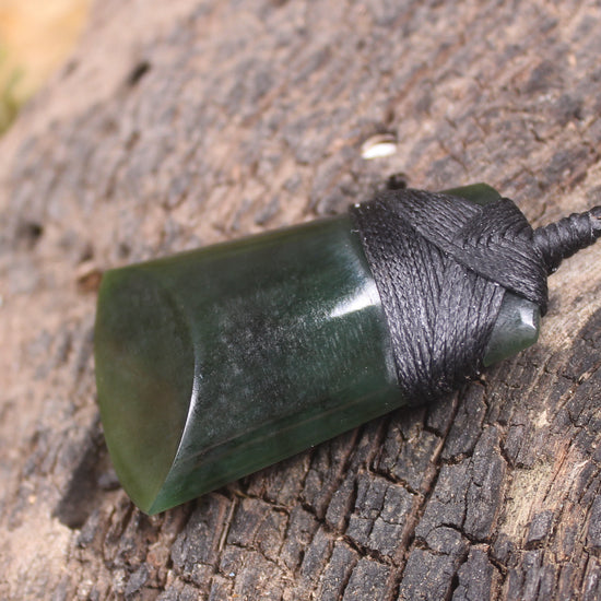 Kawakawa Pounamu Toki