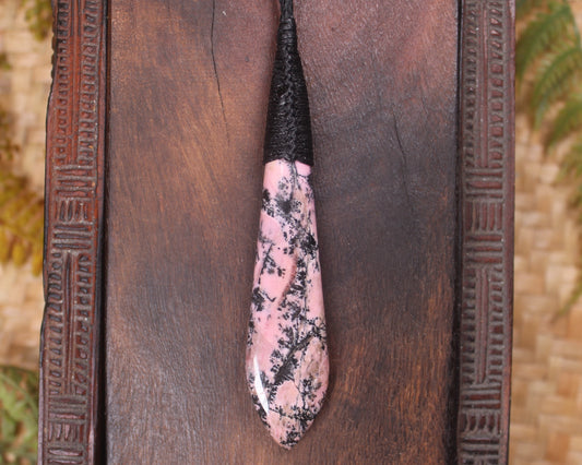 Rhodonite Roimata