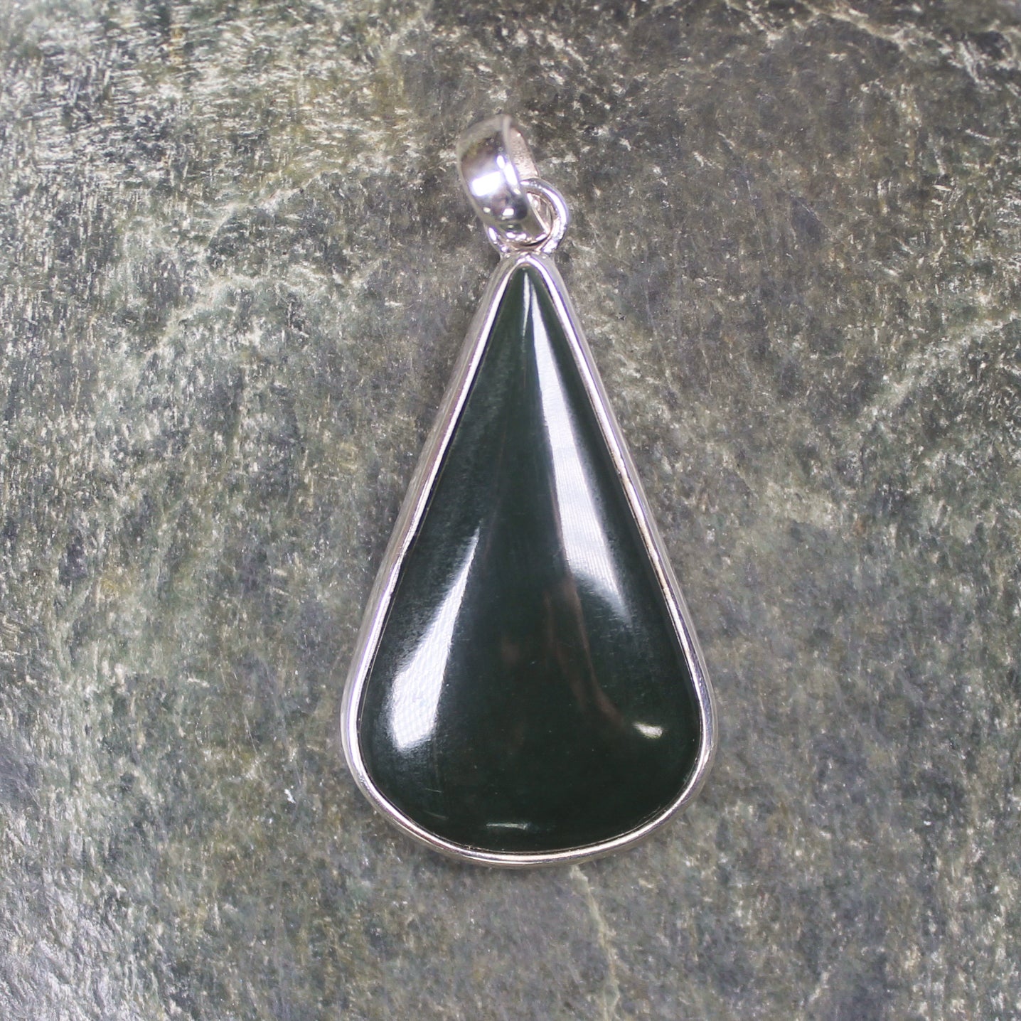 Kawakawa Pounamu pendant set in Sterling Silver - NZ Greenstone