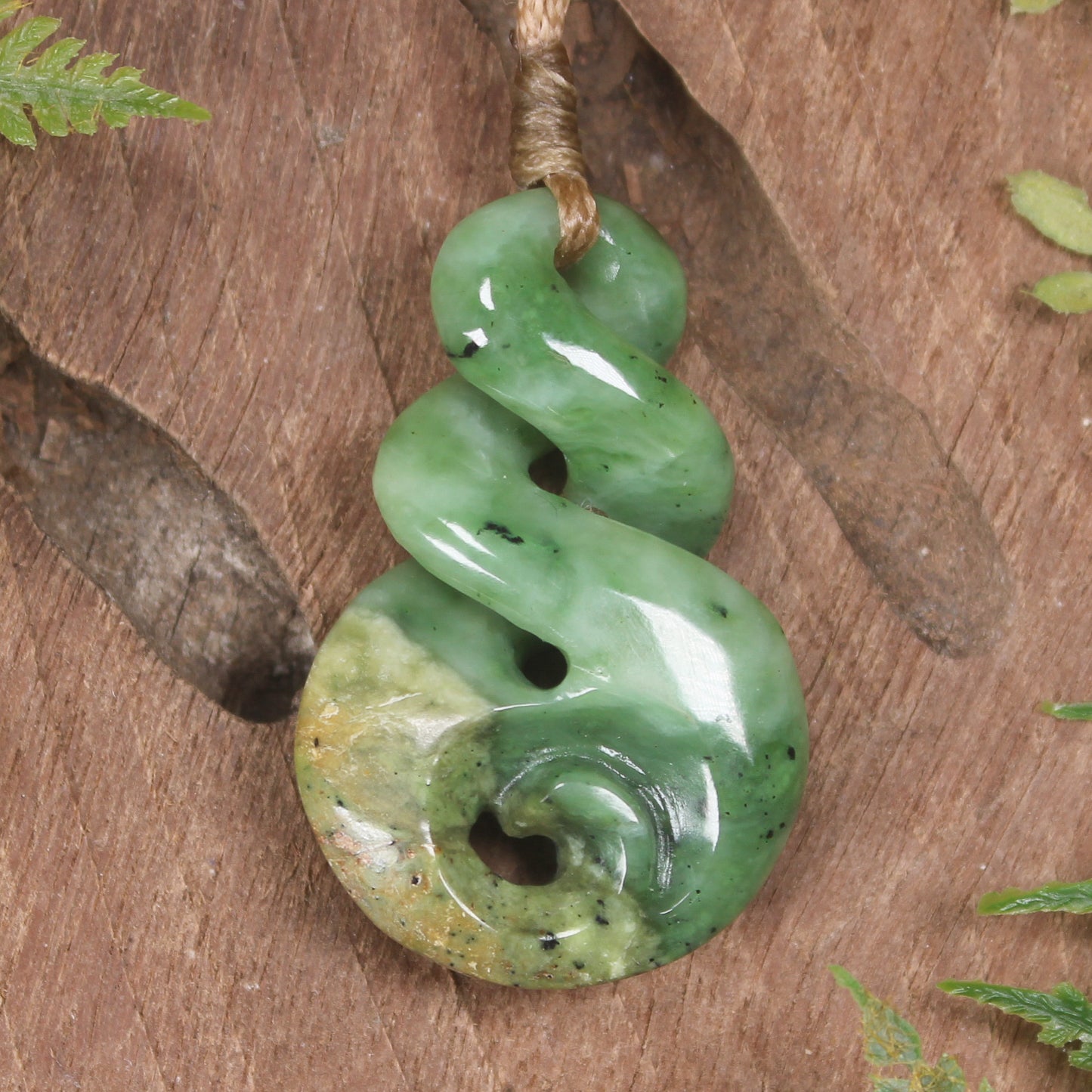 Twist or Pikorua carved from Flower Jade Pounamu - NZ Greenstone