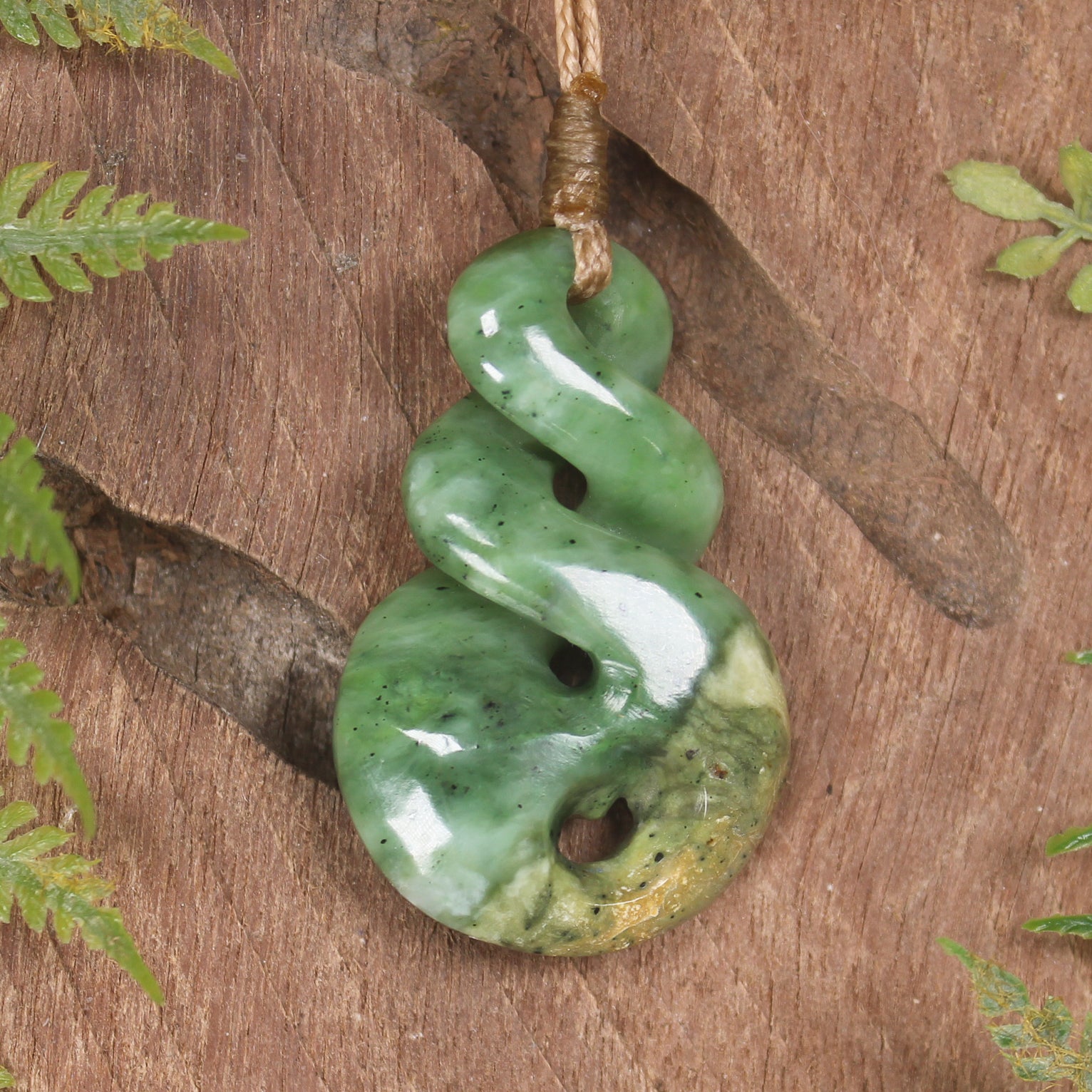 Twist or Pikorua carved from Flower Jade Pounamu - NZ Greenstone