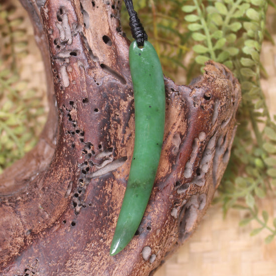 Huia Beak Pendant carved from Hapopo Pounamu - NZ Greenstone