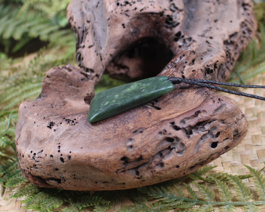 Kawakawa Pounamu Toki