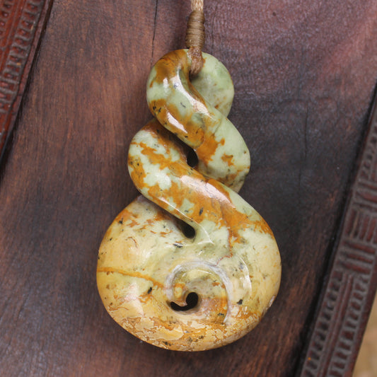 Twist or Pikorua carved from Flower Jade Pounamu - NZ Greenstone