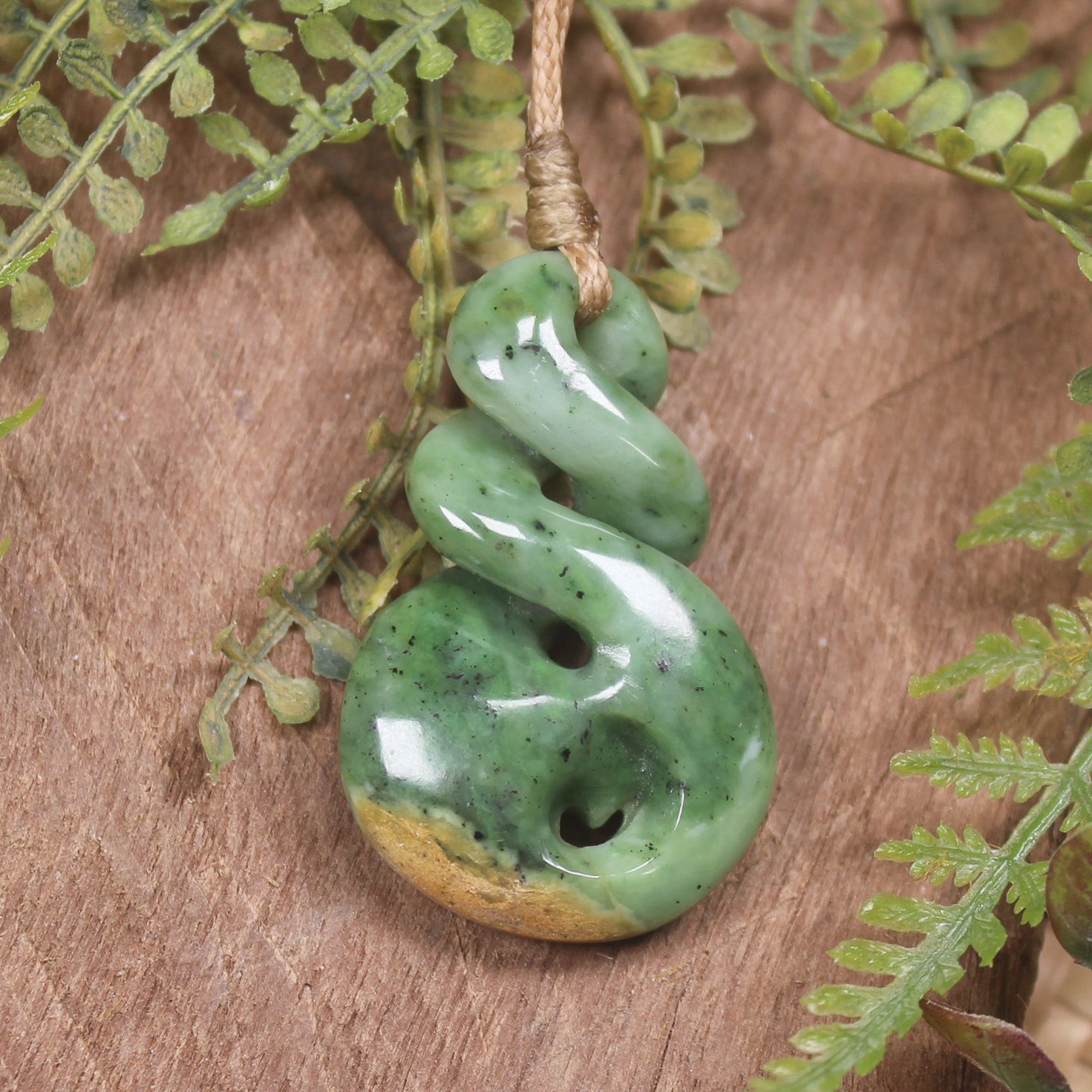 Twist or Pikorua carved from Flower Jade Pounamu - NZ Greenstone