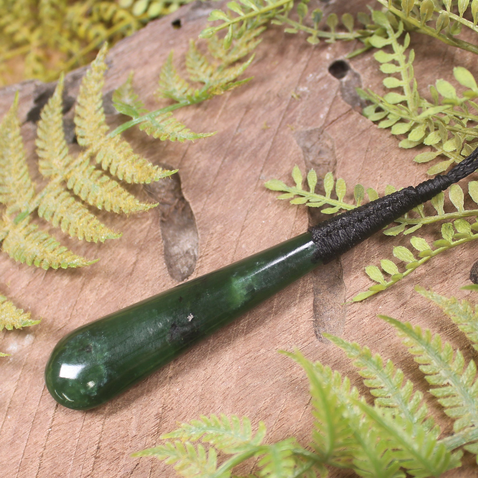 Kawakawa Pounamu Roimata Pendant - NZ Greenstone