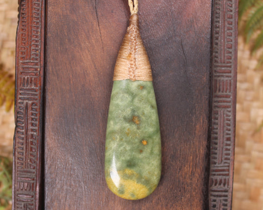 Flower Jade Pounamu Roimata Pendant - NZ Greenstone