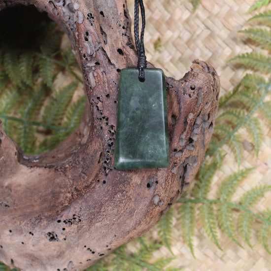 Kawakawa Pounamu Toki