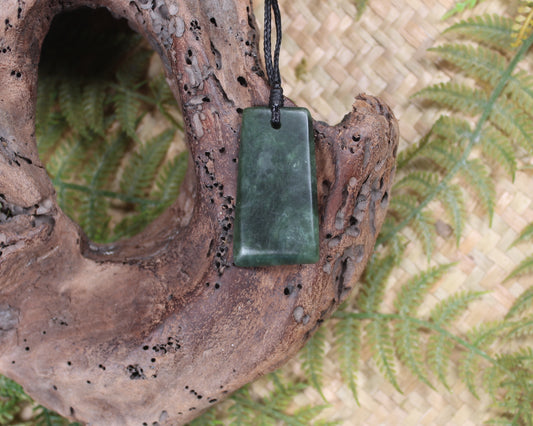 Kawakawa Pounamu Toki