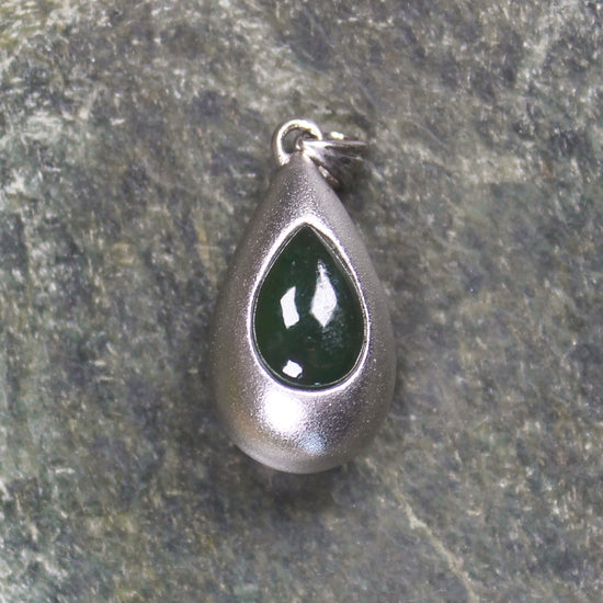Kawakawa Pounamu pendant set in Sterling Silver - NZ Greenstone