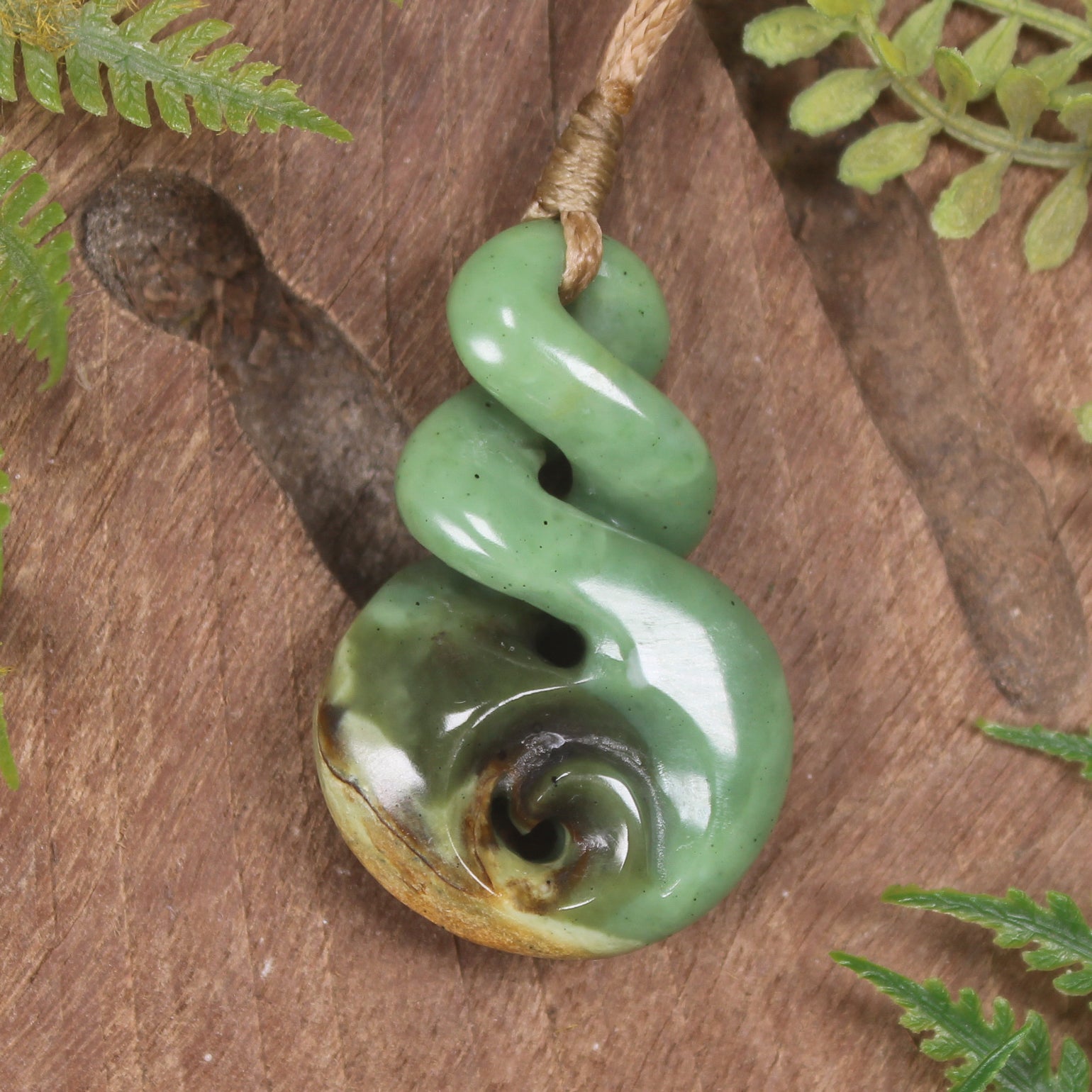 Twist or Pikorua carved from Flower Jade Pounamu - NZ Greenstone