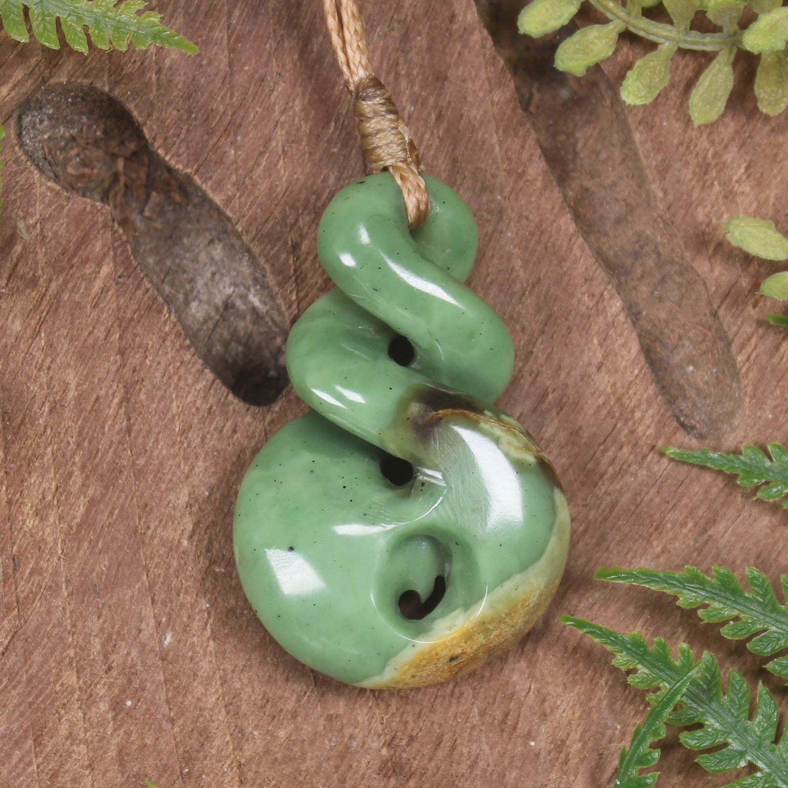 Twist or Pikorua carved from Flower Jade Pounamu - NZ Greenstone