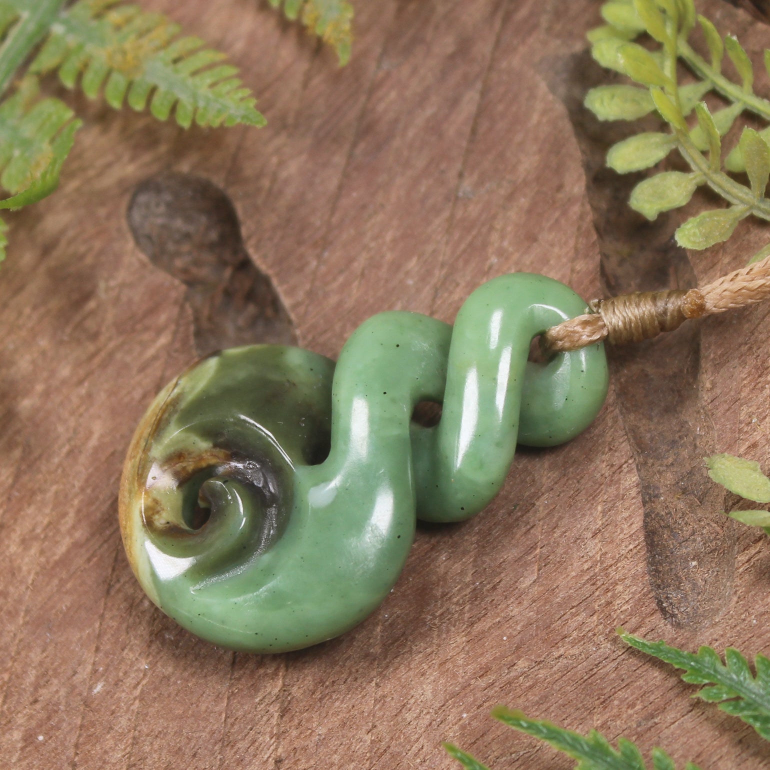 Twist or Pikorua carved from Flower Jade Pounamu - NZ Greenstone