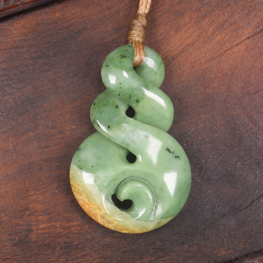 Twist or Pikorua carved from Hapopo Pounamu - NZ Greenstone