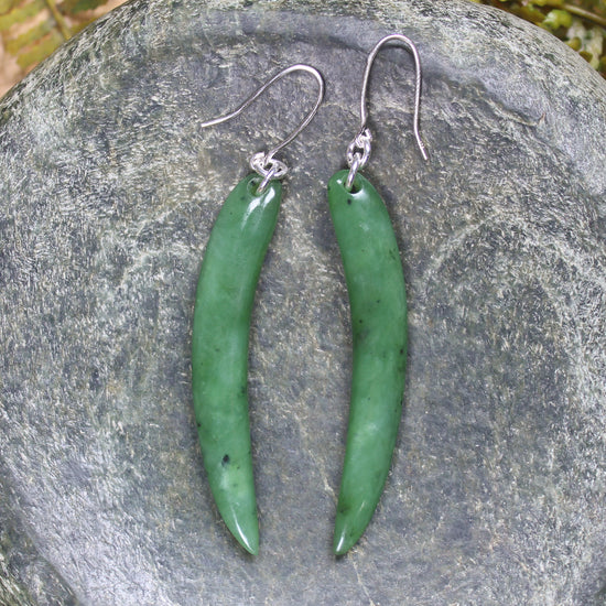 Huia Beak earrings carved from Hapopo Pounamu - NZ Greenstone