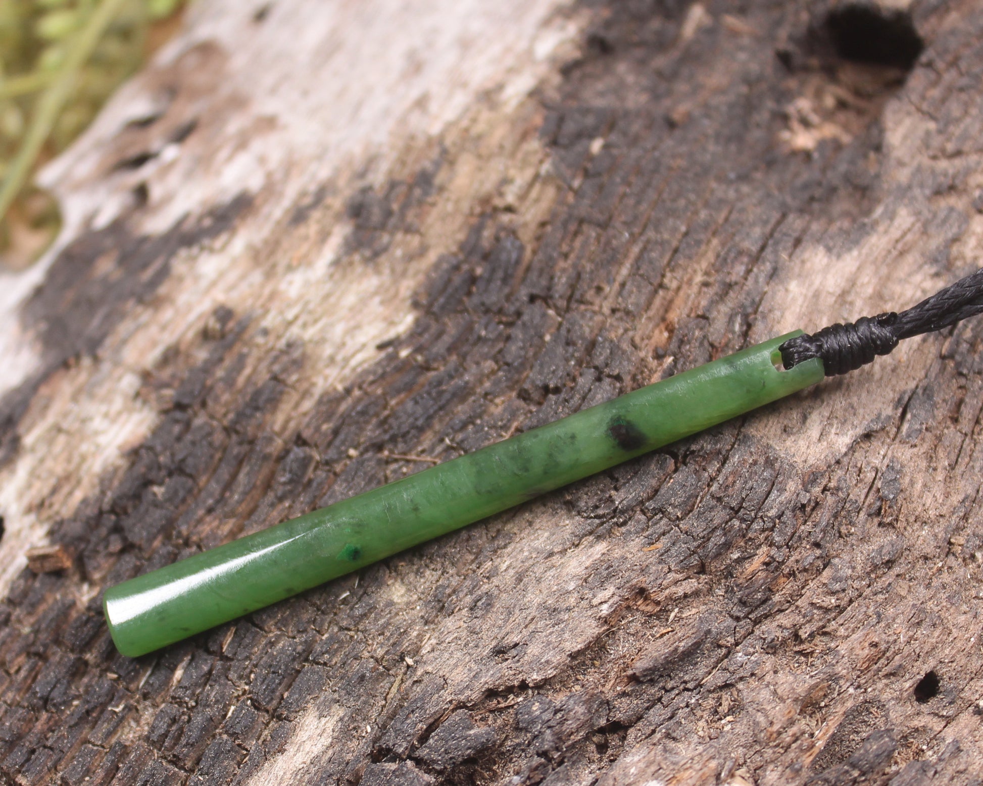 Roimata Teardrop carved from Hapopo Pounamu - NZ Greenstone