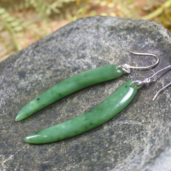 Huia Beak earrings carved from Hapopo Pounamu - NZ Greenstone