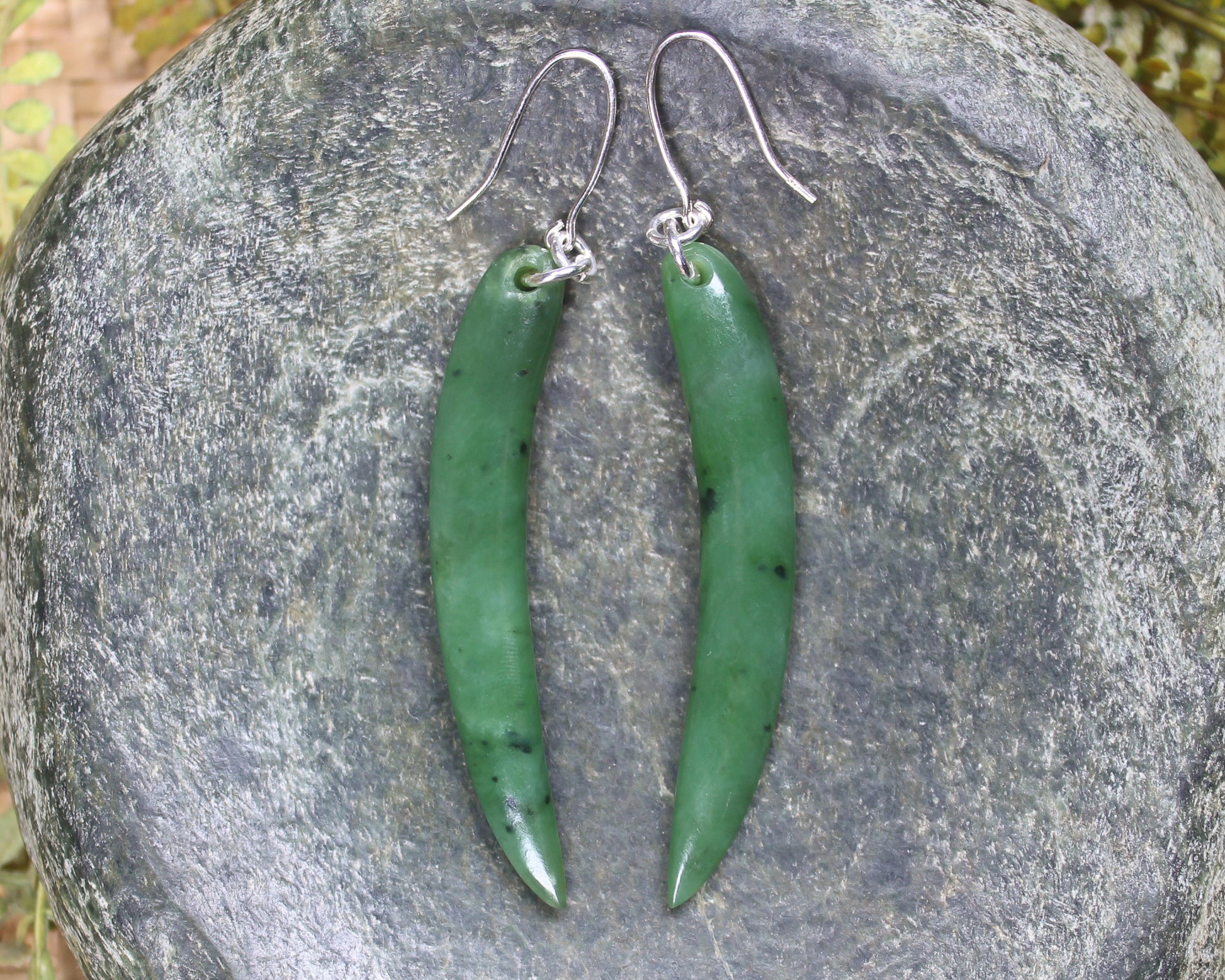 Huia Beak earrings carved from Hapopo Pounamu - NZ Greenstone